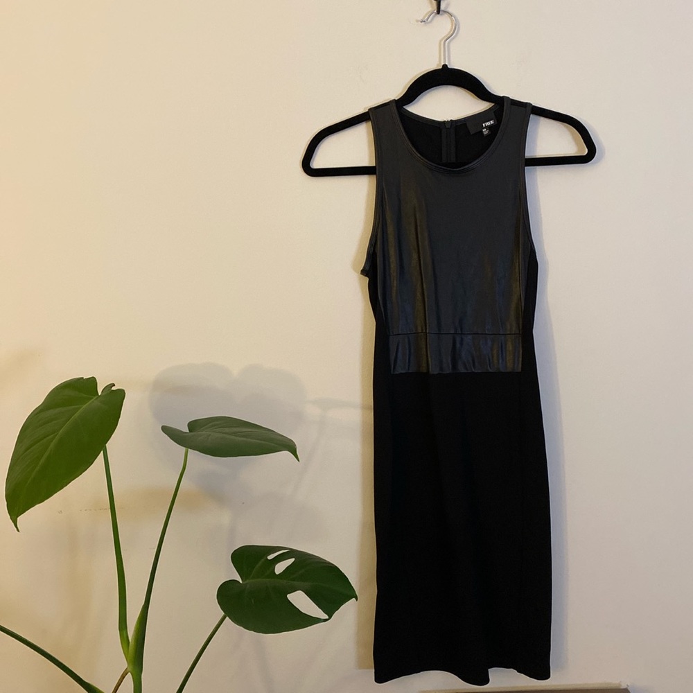 Aritzia Wilfred Free Black Midi Dress